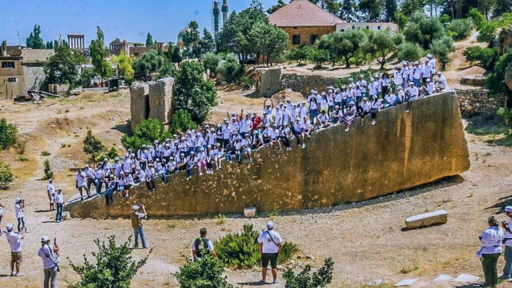 A Pedra da Mulher Grávida: Mistério Antigo em Baalbek