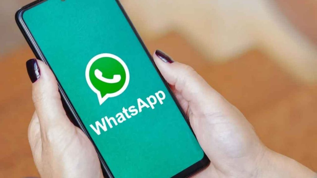 Agora você pode escolher quem vê seu status online no WhatsApp • Rafael HenriqueSOPA ImagesLightRocket via Getty Images