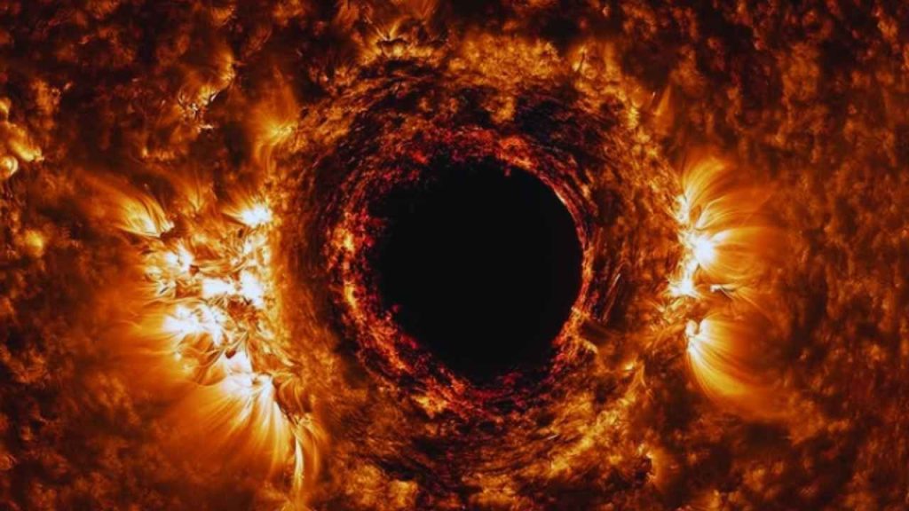 Cientistas registram buraco coronal tão gigantesco que caberiam mais de 20 Terras dentro dele