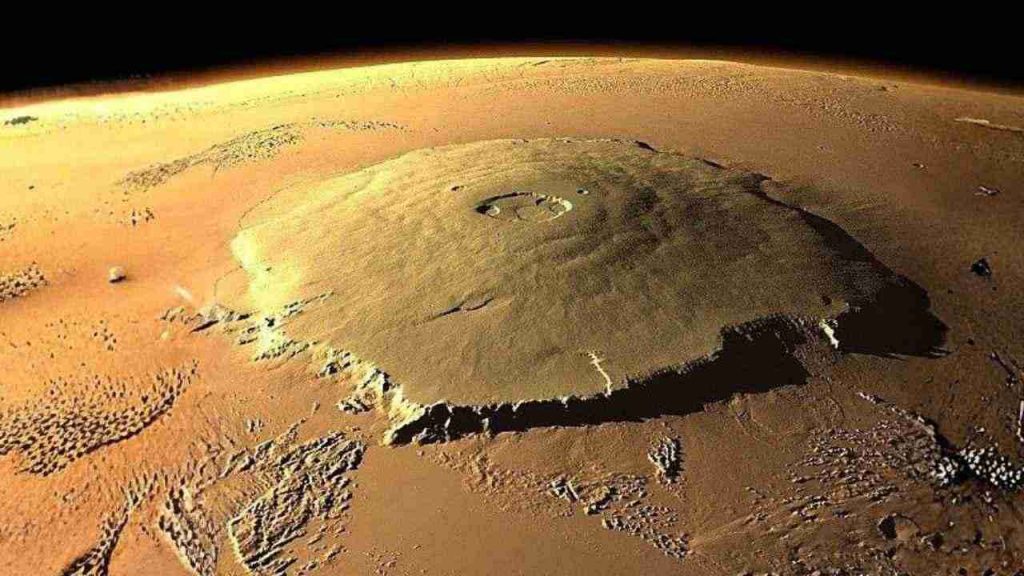 Montanha colossal em Marte faz o Everest parecer pequeno e levanta novas perguntas sobre a geologia do planeta